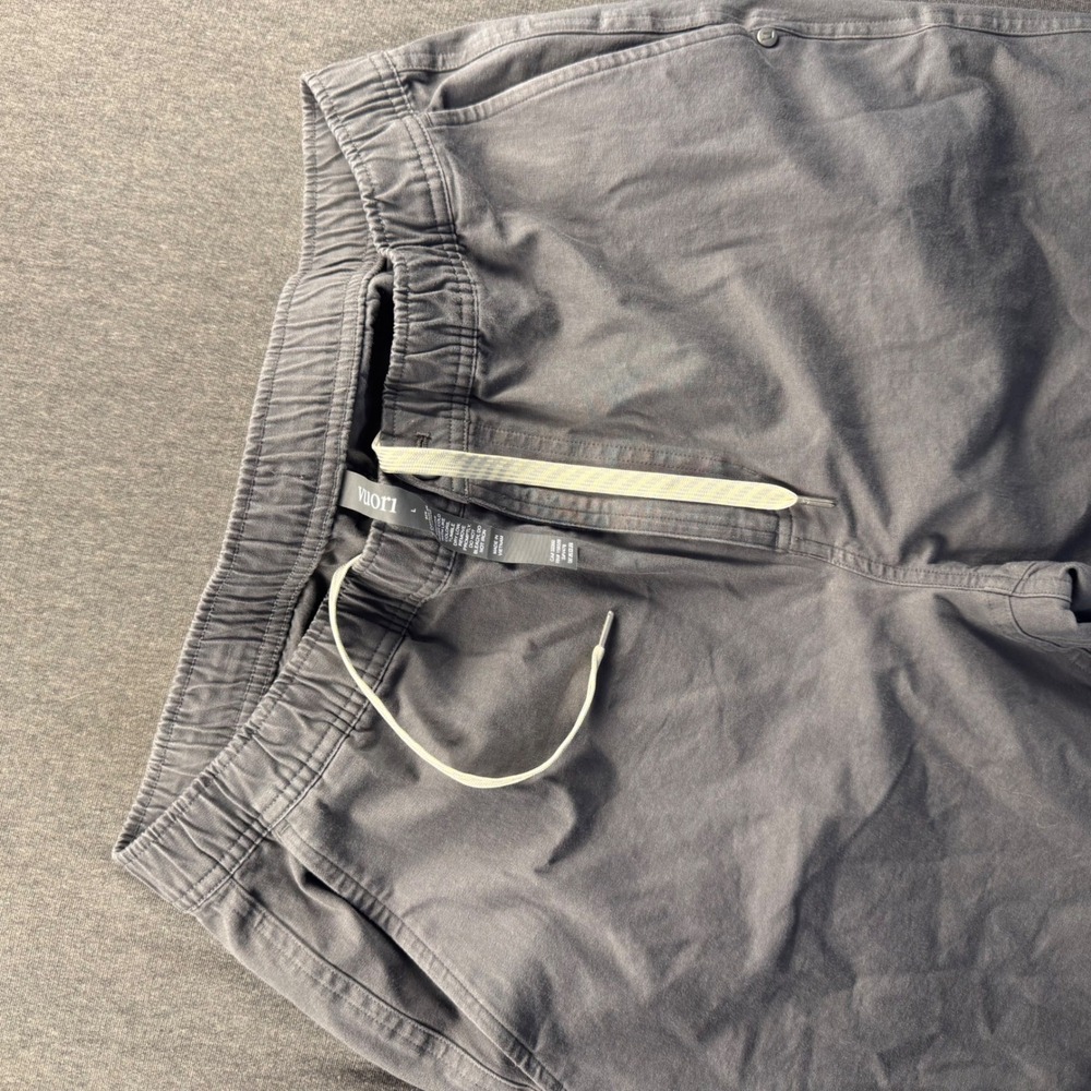 Vuori Meta Pant Mens Large Charcoal Gray Elastic Waist Drawstring Travel Pant